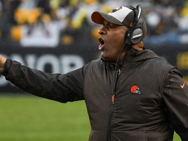PITTSBURGH, PA - OCTOBER 28, 2018: Head coach Hue Jackson of the Cleveland Browns yells toward an official in the fourth quarter of a game against the Pittsburgh Steelers on October 28, 2018 at Heinz Field in Pittsburgh, Pennsylvania. Pittsburgh won 33-18. (Photo by: 2018 Nick Cammett/Diamond Images/Getty Images)
