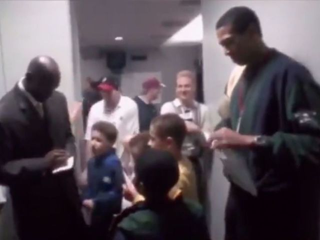 Footage surfaces of young Klay meeting Jordan, Pippen in 1998