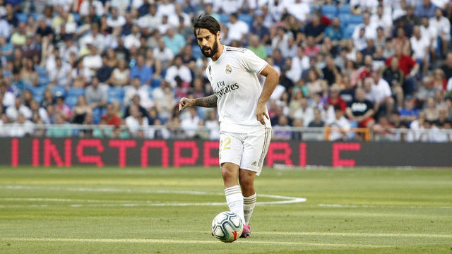 MADRID, SPAIN - AUGUST 24: Isco Alarcon of Real Madrid controls the ball during the La Liga match between Real Madrid and Real Valladolid at Estadio Santiago Bernabeu on August 24, 2019 in Madrid, Spain.