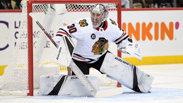 PITTSBURGH, PA - JANUARY 06: Cam Ward #30 of the Chicago Blackhawks tends goal in the second period during the game against the Pittsburgh Penguins at PPG PAINTS Arena on January 6, 2019 in Pittsburgh, Pennsylvania.