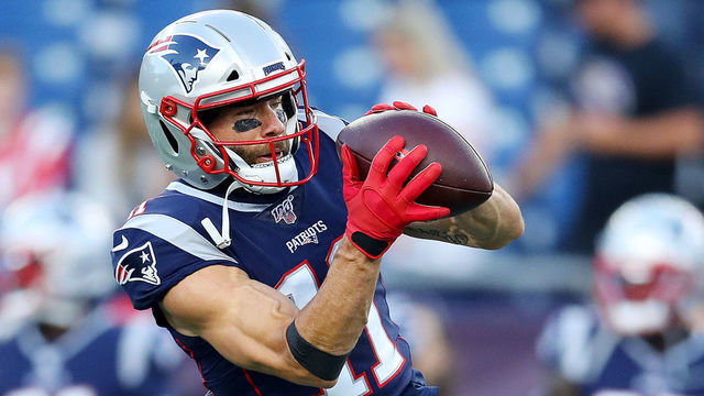 FOXBOROUGH, MASSACHUSETTS - AUGUST 29: Julian Edelman #11 of the New England Patriots warms up before the preseason game between the New York Giants and the New England Patriots at Gillette Stadium on August 29, 2019 in Foxborough, Massachusetts.