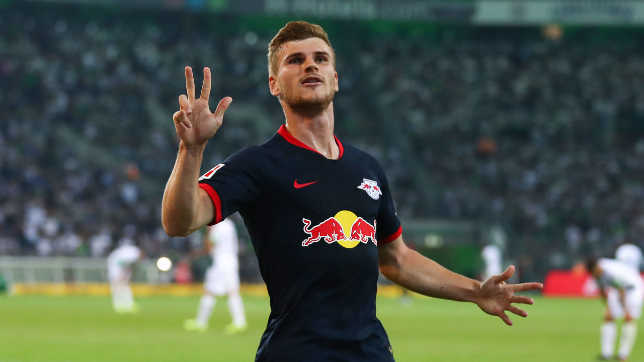 MOENCHENGLADBACH, GERMANY - AUGUST 30: Timo Werner of RB Leipzig celebrates after scoring his team's third goal during the Bundesliga match between Borussia Moenchengladbach and RB Leipzig at Borussia-Park on August 30, 2019 in Moenchengladbach, Germany.