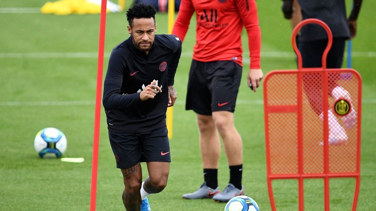 Paris Saint-Germain's Brazilian forward Neymar takes part in a training session in Saint-Germain-en-Laye, west of Paris, on August 17, 2019, on the eve of the French L1 football match between Paris Saint-Germain (PSG) and Rennes.
