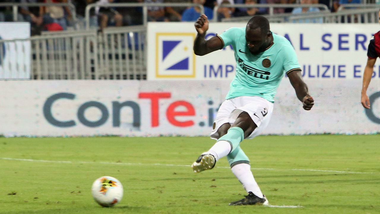CAGLIARI, ITALY - SEPTEMBER 01: Romelu Lukaku of Inter scores his goal 1-2 during the Serie A match between Cagliari Calcio and FC Internazionale at Sardegna Arena on September 1, 2019 in Cagliari, Italy.