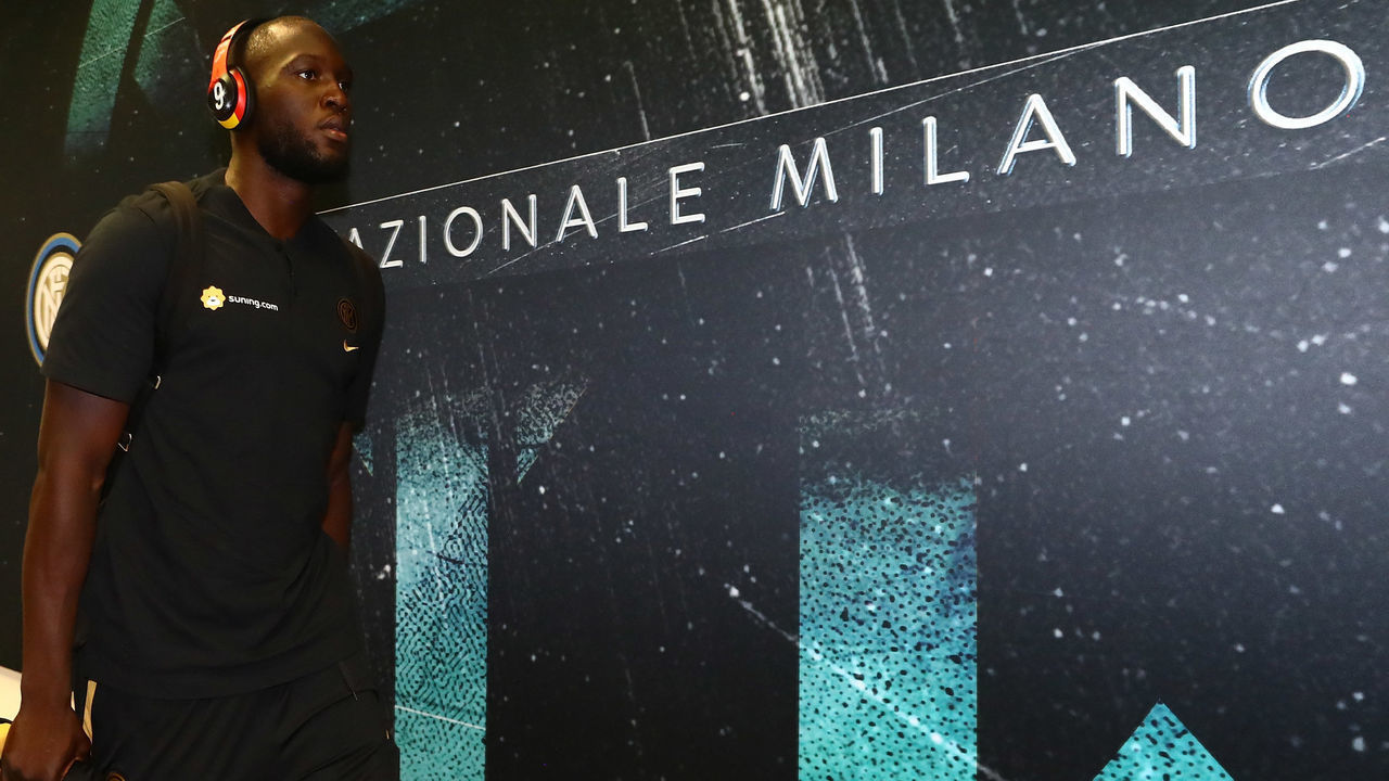 MILAN, ITALY - AUGUST 26: Romelu Lukaku of FC Internazionale before the Serie A match between FC Internazionale and US Lecce at Stadio Giuseppe Meazza on August 26, 2019 in Milan, Italy.