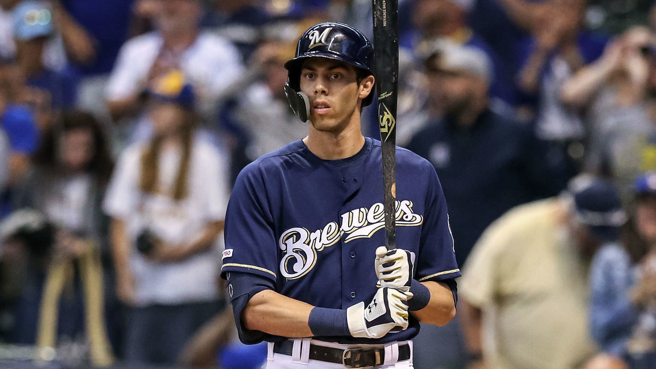 MILWAUKEE, WISCONSIN - SEPTEMBER 02: Christian Yelich #22 of the Milwaukee Brewers bats in the tenth inning against the Houston Astros at Miller Park on September 02, 2019 in Milwaukee, Wisconsin.