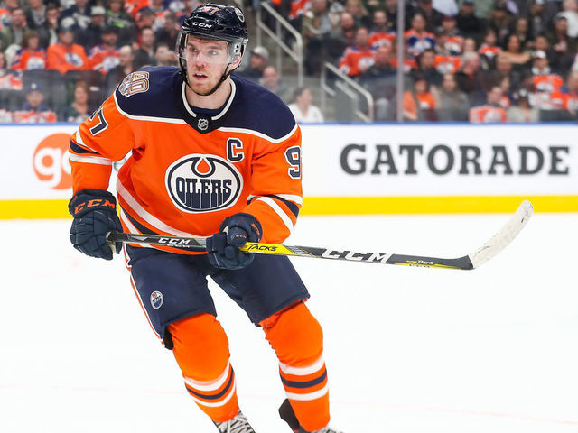 McDavid in legendary company after 5-point night | theScore.com