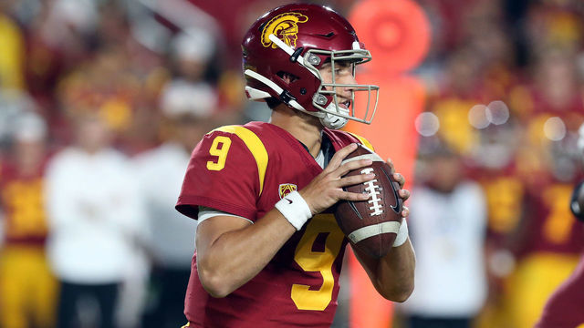 LOS ANGELES, CA - AUGUST 31: USC Trojans quarterback Kedon Slovis (9) throws a pass during the game against the Fresno State Bulldogs on August 31, 2019, at the Los Angeles Memorial Coliseum in Los Angeles, CA.