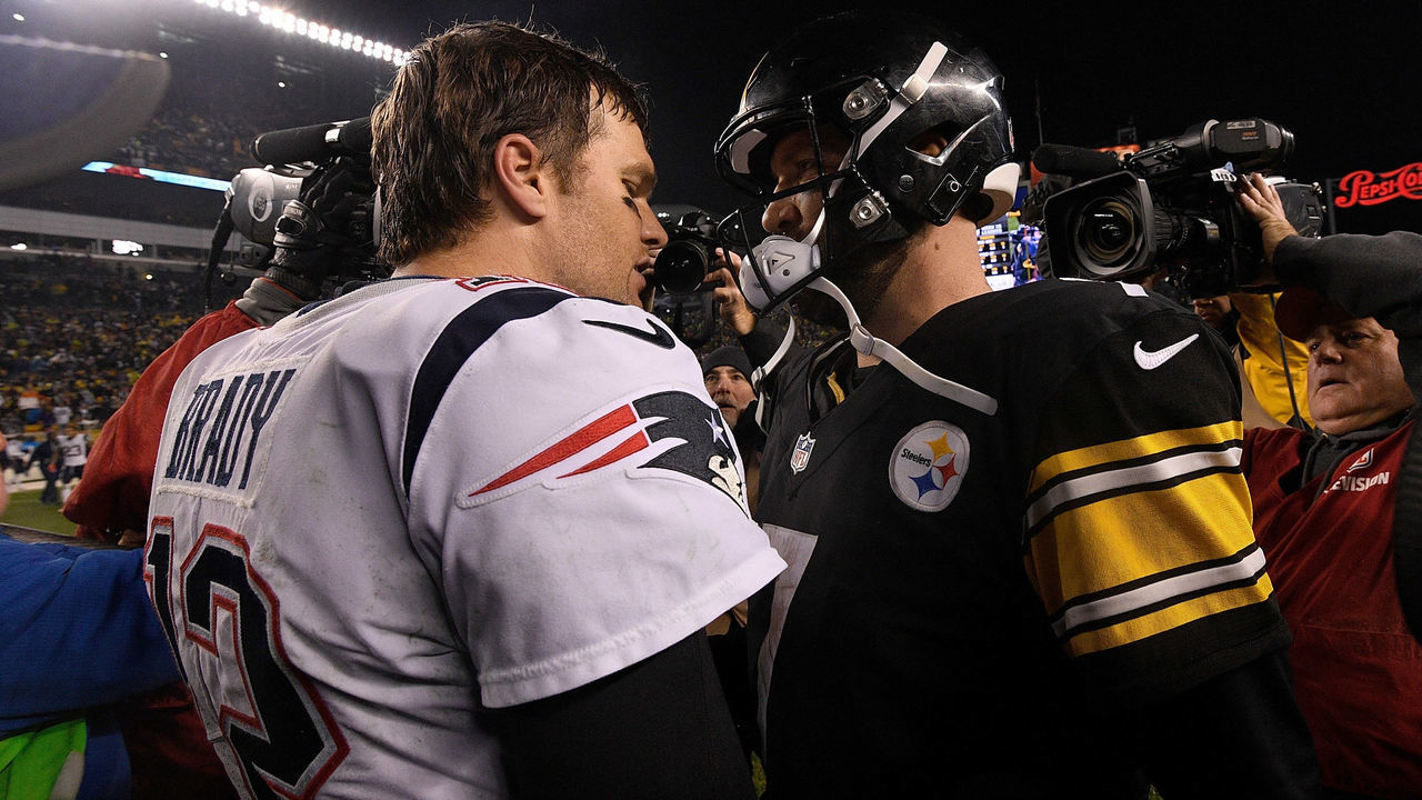 PITTSBURGH, PA - DECEMBER 17: Tom Brady #12 of the New England Patriots shakes hands with Ben Roethlisberger #7 of the Pittsburgh Steelers at the conclusion of the New England Patriots 27-24 win over the Pittsburgh Steelers at Heinz Field on December 17, 2017 in Pittsburgh, Pennsylvania.