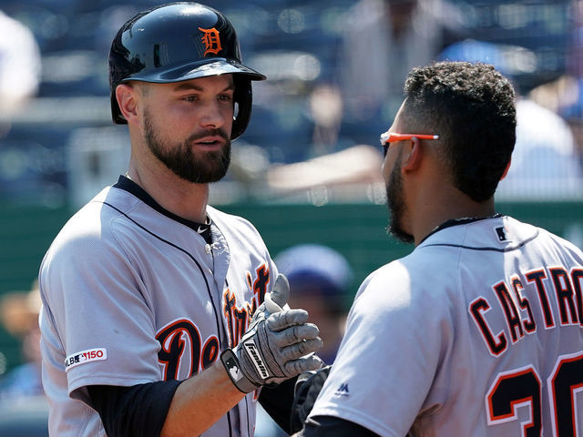 Tigers lead Royals in game suspended after 4 innings