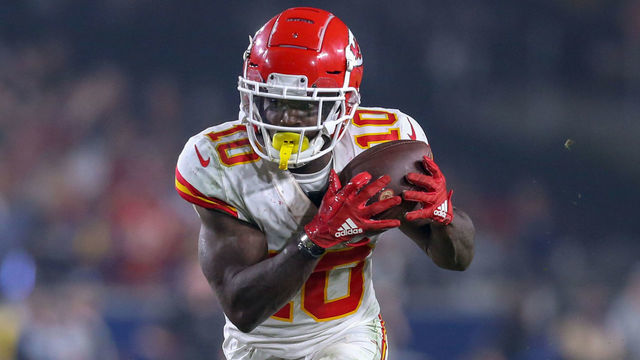 LOS ANGELES, - NOVEMBER 19: Kansas City Chiefs wide receiver Tyreek Hill (10) catches a touchdown pass during a NFL game between the Kansas City Chiefs and the Los Angeles Rams on November 19, 2018 at the Los Angeles Memorial Coliseum in Los Angeles, CA.