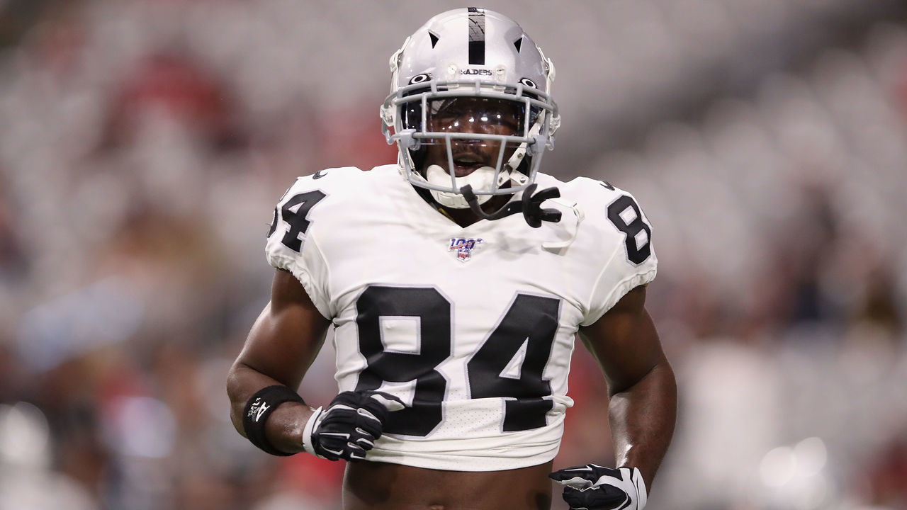 GLENDALE, ARIZONA - AUGUST 15: Wide receiver Antonio Brown #84 of the Oakland Raiders warms up before the NFL preseason game against the Arizona Cardinals at State Farm Stadium on August 15, 2019 in Glendale, Arizona.