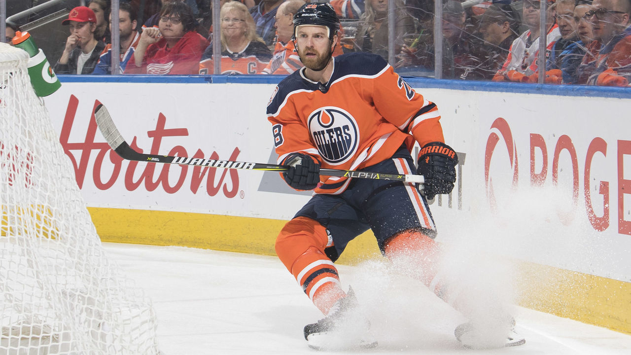 EDMONTON, AB - JANUARY 22: Kyle Brodziak #28 of the Edmonton Oilers skates against the Detroit Red Wings on January 22, 2019 at Rogers Place in Edmonton, Alberta, Canada.