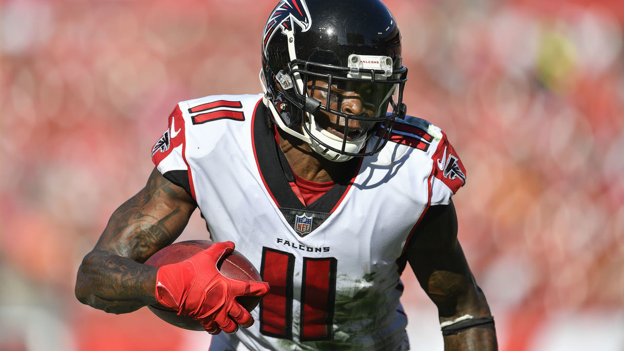 TAMPA, FL - DECEMBER 30: Atlanta Falcons wide receiver Julio Jones (11) during the second half of an NFL game between the Atlanta Falcons and the Tampa Bay Bucs on December 30, 2018, at Raymond James Stadium in Tampa, FL.