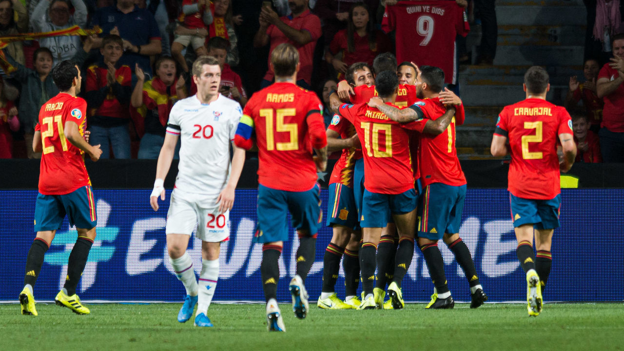 GIJON, SPAIN - SEPTEMBER 08: Rodrigo Moreno of Spain celebrates his team's first goal 1:0 with team mates during the UEFA Euro 2020 qualifier match between Spain and Faroe Islands on September 08, 2019 in Gijon, Spain.