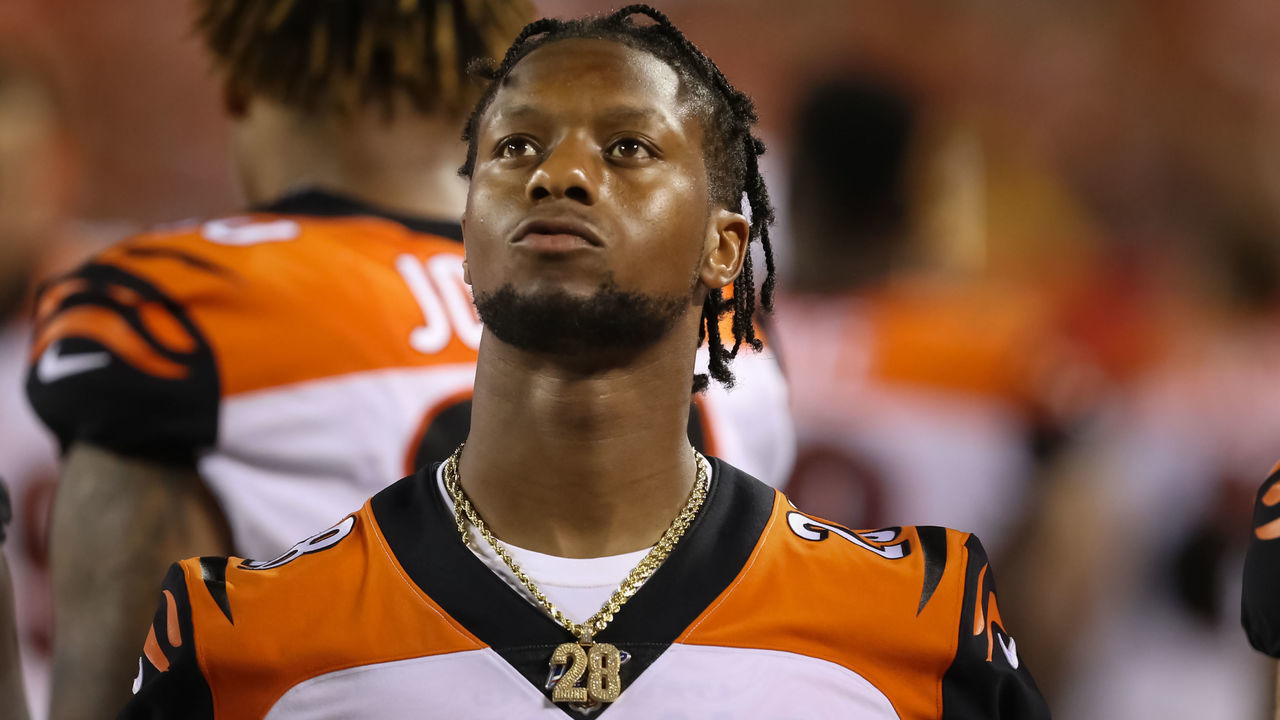 KANSAS CITY, MO - AUGUST 10: Cincinnati Bengals running back Joe Mixon (28) on the sidelines during an NFL preseason game between the Cincinnati Bengals and Kansas City Chiefs on August 10, 2019 at Arrowhead Stadium in Kansas City, MO.