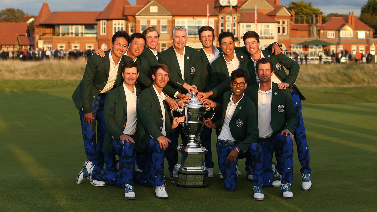 HOYLAKE, ENGLAND - SEPTEMBER 08: The United States team pose with The Walker Cup as they celebrate victory during day 2 of The Walker Cup at Royal Liverpool Golf Club on September 08, 2019 in Hoylake, England.