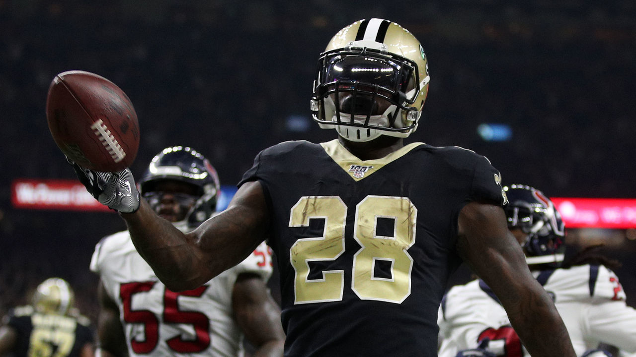 NEW ORLEANS, LOUISIANA - SEPTEMBER 09: Latavius Murray #28 of the New Orleans Saints scores a touchdown against the Houston Texans at Mercedes Benz Superdome on September 09, 2019 in New Orleans, Louisiana.