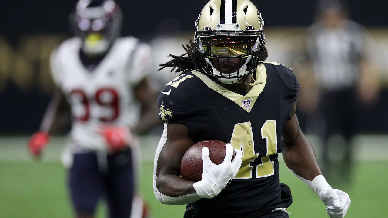 NEW ORLEANS, LOUISIANA - SEPTEMBER 09: Alvin Kamara #41 of the New Orleans Saints runs for a first down against the Houston Texans at Mercedes Benz Superdome on September 09, 2019 in New Orleans, Louisiana.