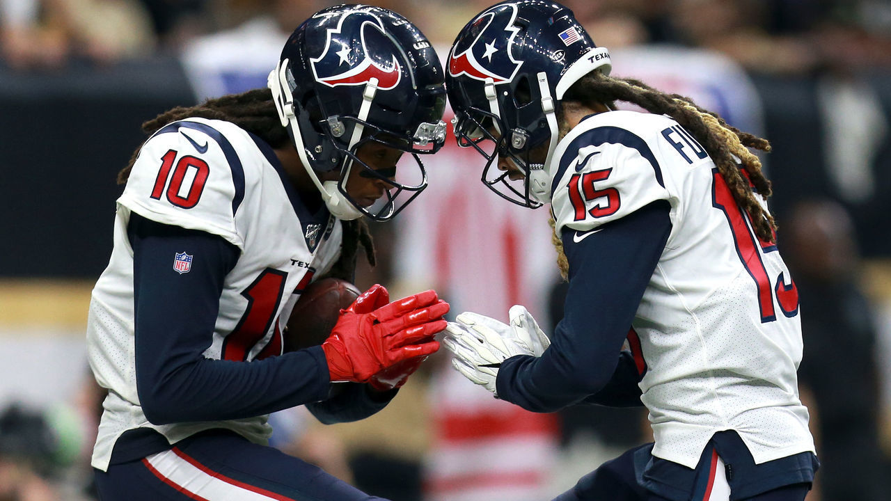 NEW ORLEANS, LOUISIANA - SEPTEMBER 09: DeAndre Hopkins #10 of the Houston Texans celebrates with Will Fuller #15 of the Houston Texans after scoring a touchdown against the New Orleans Saints during a NFL game at the Mercedes Benz Superdome on September 09, 2019 in New Orleans, Louisiana.