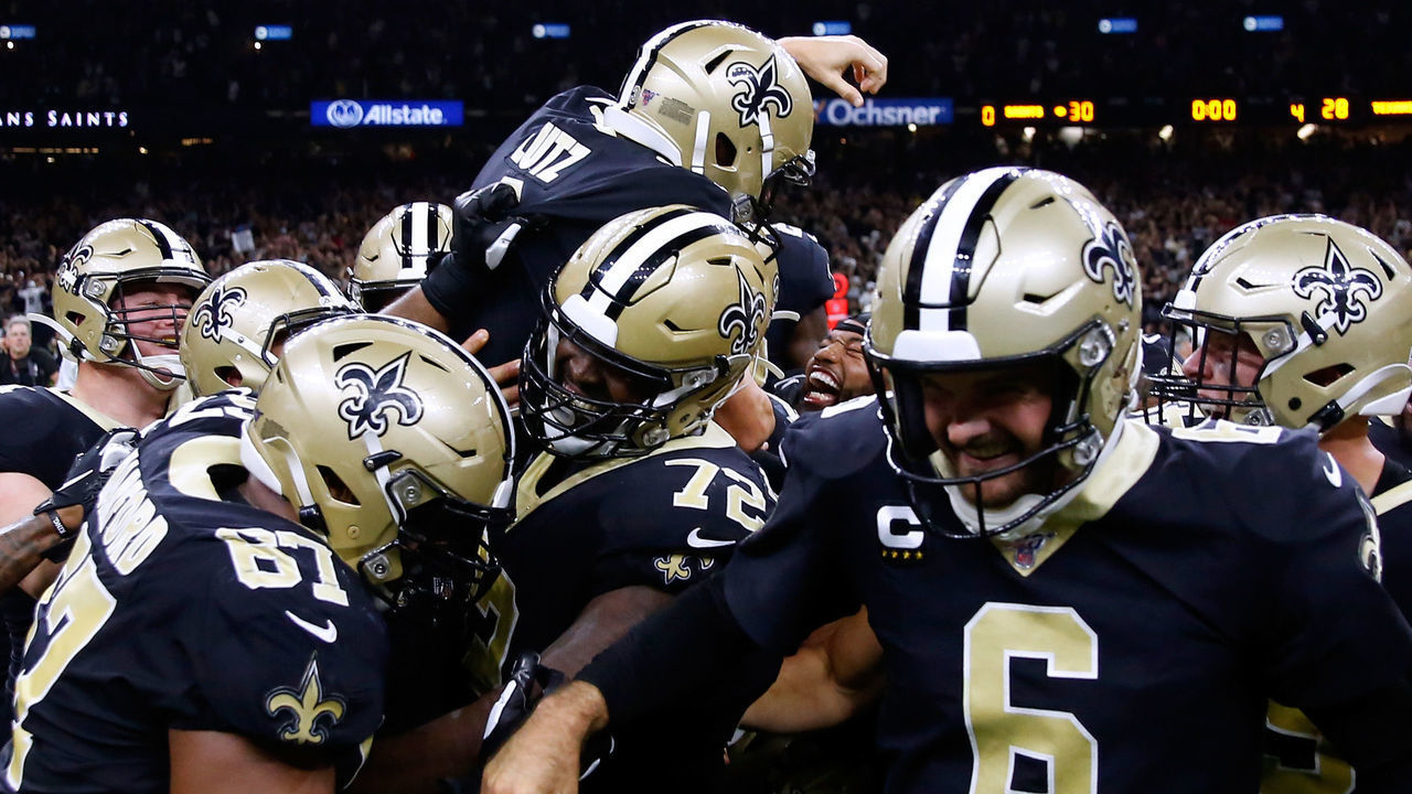 NEW ORLEANS, LOUISIANA - SEPTEMBER 09: Wil Lutz #3 of the New Orleans Saints celebrates after kicking a game-winning 58 yard field goal as time expires against the Houston Texans at the Mercedes Benz Superdome on September 09, 2019 in New Orleans, Louisiana. The Saints won 30-28.