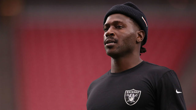 GLENDALE, ARIZONA - AUGUST 15: Wide receiver Antonio Brown #84 of the Oakland Raiders warms up before the NFL preseason game against the Arizona Cardinals at State Farm Stadium on August 15, 2019 in Glendale, Arizona.