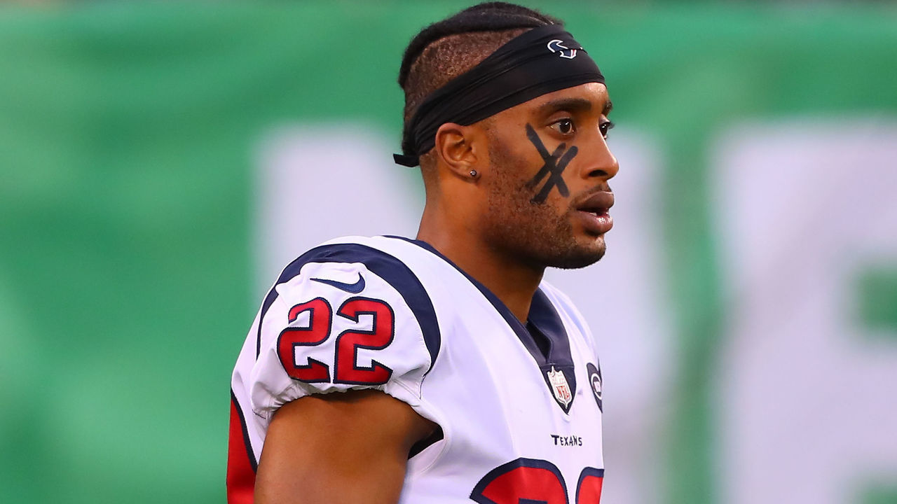 EAST RUTHERFORD, NJ - DECEMBER 15: Houston Texans cornerback Aaron Colvin (22) during warm ups prior to the National Football League game between the New York Jets and the Houston Texans on December 15, 2018 at MetLife Stadium in East Rutherford, NJ.