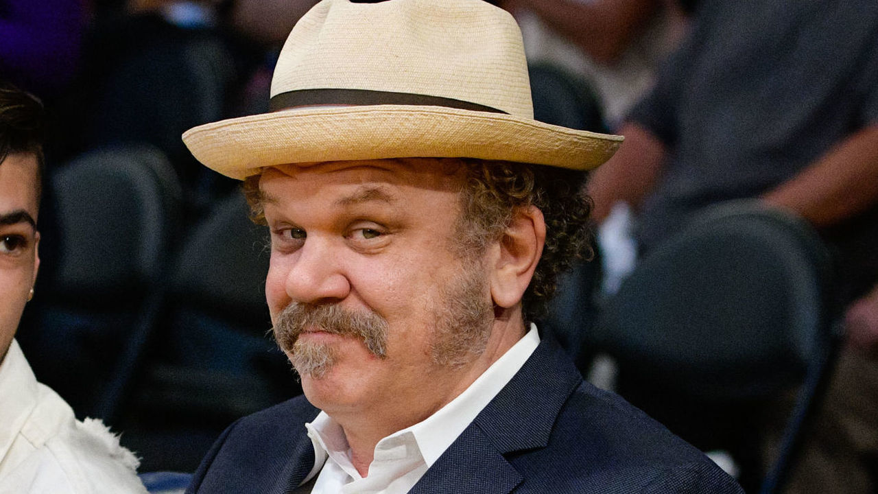 LOS ANGELES, CA - NOVEMBER 06: John C. Reilly attends a basketball game between the Phoenix Suns and the Los Angeles Lakers at Staples Center on November 6, 2016 in Los Angeles, California.