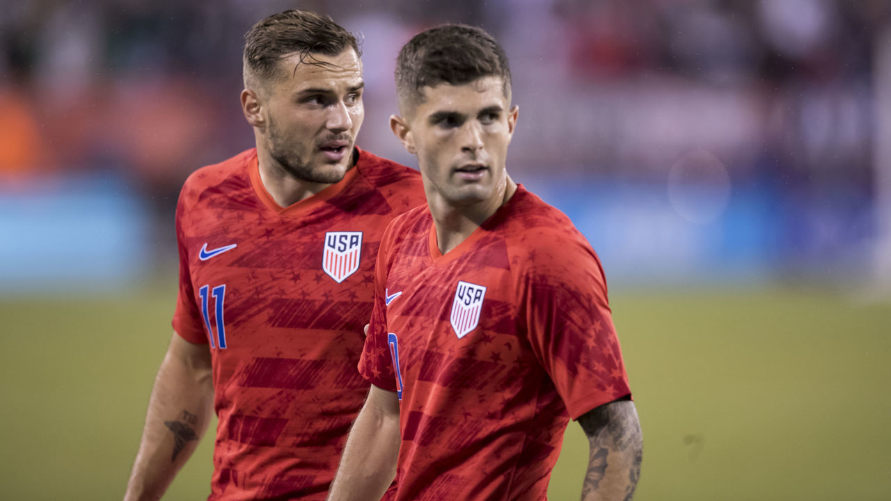 EAST RUTHERFORD, NJ - SEPTEMBER 06: Christian Pulisic #10 of the United States and Jordan Morris #11 of the United States look for the solution to Mexico's attack during the 2nd half of the Friendly match between the United States Men's National Team and Mexico. The match was held at MetLife Stadium on September 06, 2019 in East Rutherford, NJ USA. Mexico won the match with a score of 3 to 0.