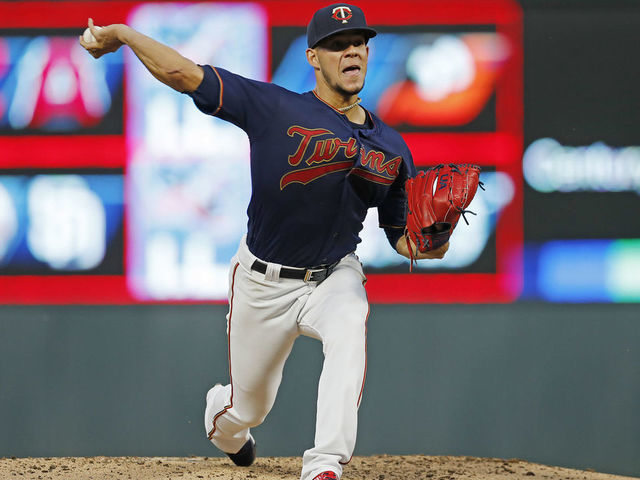 Jose Berrios forced to leave game after Rocco Baldelli's blunder