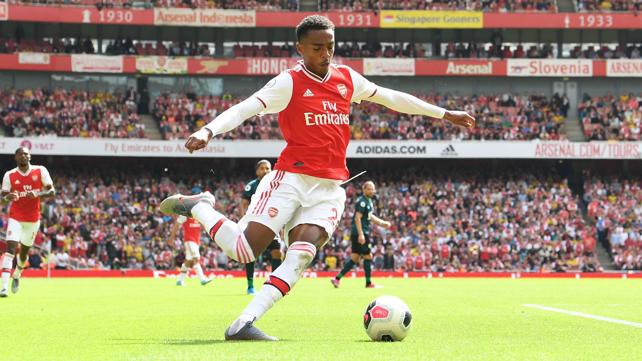 LONDON, ENGLAND - AUGUST 17: Joe Willock of Arsenal during the Premier League match between Arsenal FC and Burnley FC at Emirates Stadium on August 17, 2019 in London, United Kingdom.