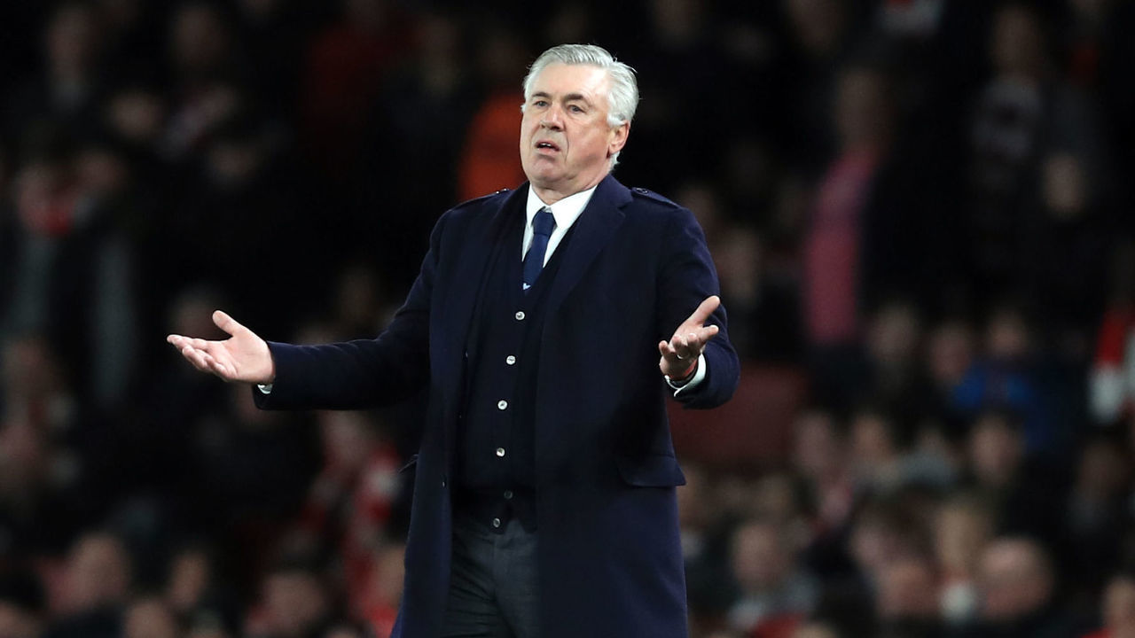 LONDON, ENGLAND - APRIL 11: Carlo Ancelotti Manager/Head coach of Napoli reacts during the UEFA Europa League Quarter Final First Leg match between Arsenal and S.S.C. Napoli at Emirates Stadium on April 11, 2019 in London, England.