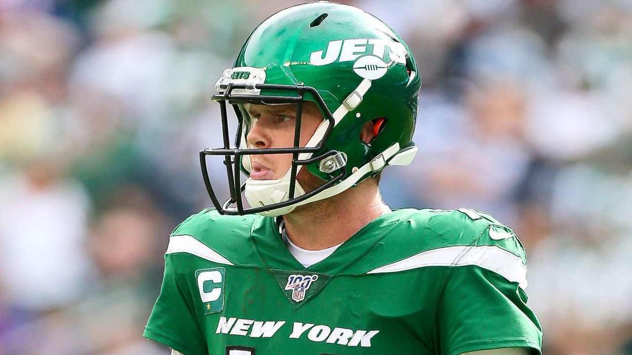 EAST RUTHERFORD, NJ - SEPTEMBER 08: New York Jets Quarterback Sam Darnold (14) is pictured during the National Football League game between the Buffalo Bills and the New York Jets on September 8, 2019 at MetLife Stadium in East Rutherford, NJ.