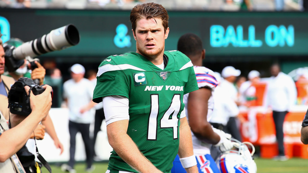 EAST RUTHERFORD, NJ - SEPTEMBER 08: New York Jets quarterback Sam Darnold (14) walks to the center of the field after the National Football League game between the New York Jets and the Buffalo Bills on September 8, 2019 at MetLife Stadium in East Rutherford, NJ.