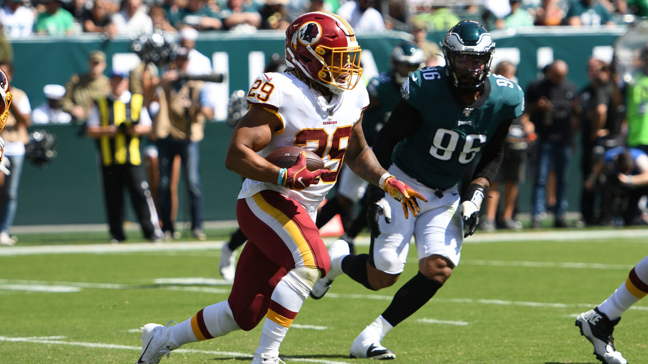 PHILADELPHIA, PA - SEPTEMBER 08: Washington Redskins running back Derrius Guice (29) runs the ball during the game between the Washington Redskins and the Philadelphia Eagles on September 8, 2019 at Lincoln Financial Field in Philadelphia, PA.