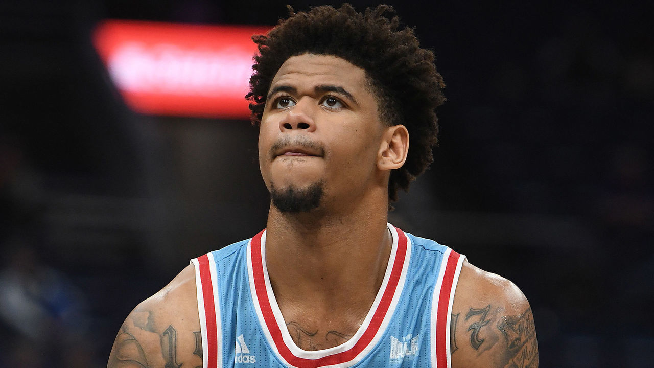 ST. LOUIS, MO - MARCH 08: Drake Bulldogs forward Tremell Murphy (2) gets ready to shoot a free throw during a Missouri Valley Conference Basketball Tournament game between the Drake Bulldogs and the Illinois State Cardinals on March 08, 2019, at Enterprise Center, St. Louis, MO.