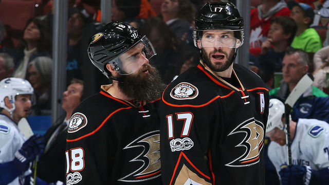 ANAHEIM, CA - MARCH 5: Patrick Eaves #18 of the Anaheim Ducks chats with teammate Ryan Kesler #17 before a face-off during the game against the Vancouver Canucks on March 5, 2017 at Honda Center in Anaheim, California. *** Local Caption ***