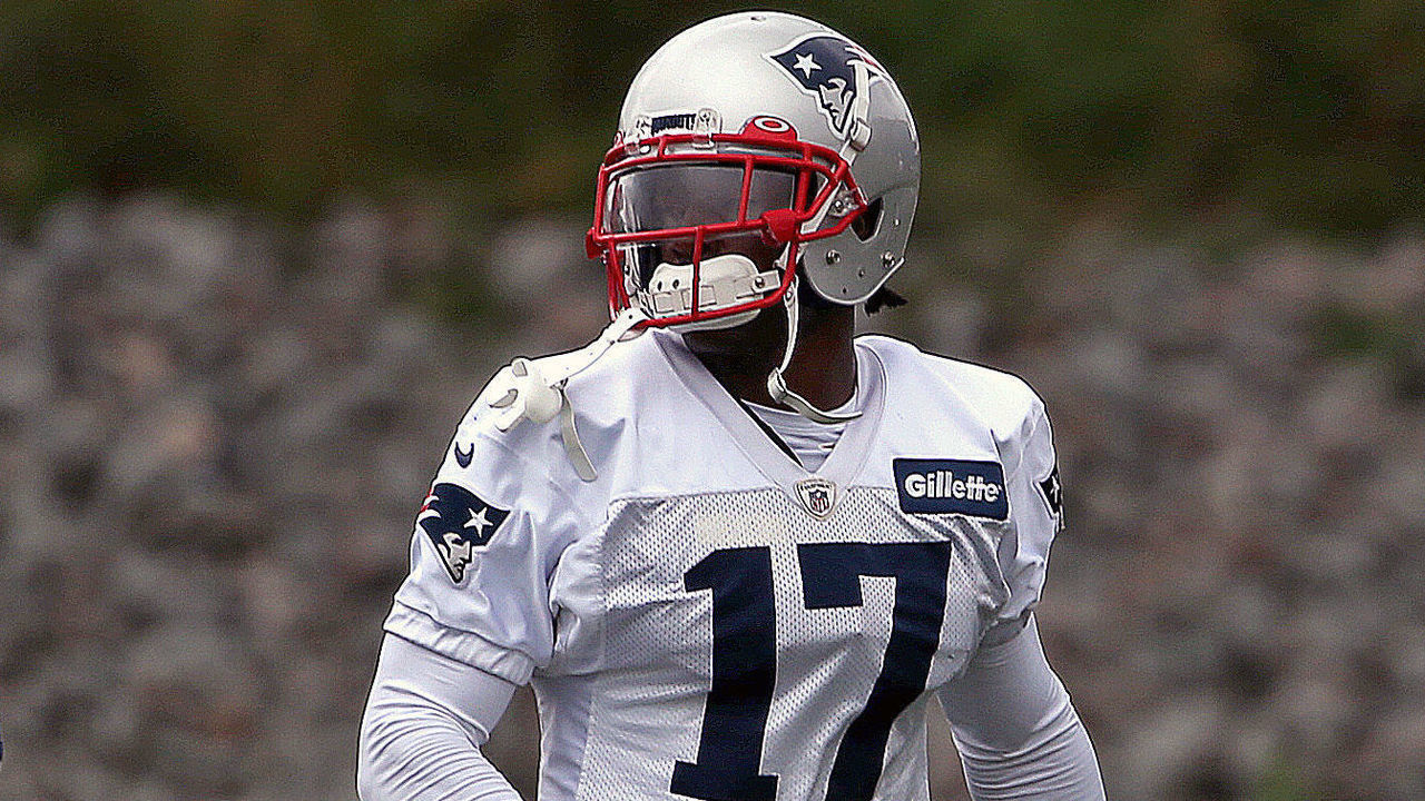 FOXBOROUGH, MA - SEPTEMBER 12: New England Patriots players, including Antonio Brown (17), walk on the field at New England Patriots practice in Foxborough, MA on Sept. 12, 2019.