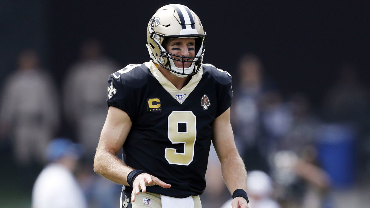 LOS ANGELES, CALIFORNIA - SEPTEMBER 15: Drew Brees #9 of the New Orleans Saints reacts after injuring his throwing hand during the first quarter against the Los Angeles Rams in the game at Los Angeles Memorial Coliseum on September 15, 2019 in Los Angeles, California.