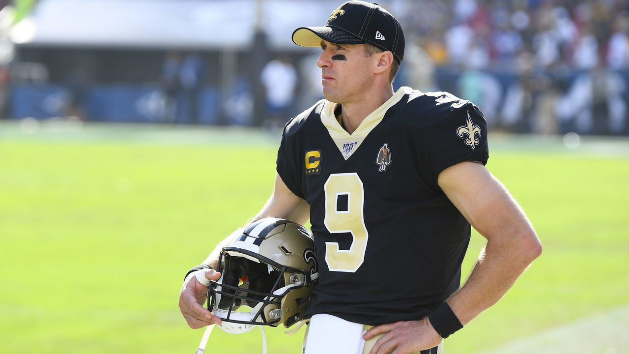 LOS ANGELES, CA - SEPTEMBER 15: New Orleans Saints Quarterback Drew Brees (9) looks on from the sidelines after being hurt during an NFL game between the New Orleans Saints and the Los Angeles Rams on September 15, 2019, at the Los Angeles Memorial Coliseum in Los Angeles, CA.