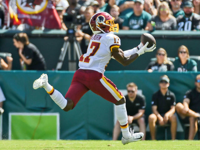 PHILADELPHIA, PA - SEPTEMBER 08: Washington Redskins Wide Receiver Terry McLaurin (17) catches a touchdown pass during the game between the Washington Redskins and the Philadelphia Eagles on September 8, 2019 at Lincoln Financial Field in Philadelphia, PA.