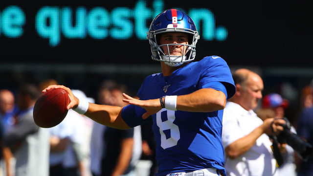 EAST RUTHERFORD, NJ - SEPTEMBER 15: New York Giants quarterback Daniel Jones (8) on the field prior to the National Football League game between the New York Giants and Buffalo Bills on September 15, 2019 at MetLife Stadium in East Rutherford, NJ.