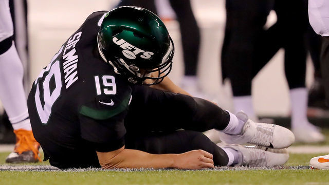 EAST RUTHERFORD, NEW JERSEY - SEPTEMBER 16: Trevor Siemian #19 of the New York Jets is injured in the second quarter against the Cleveland Browns at MetLife Stadium on September 16, 2019 in East Rutherford, New Jersey.