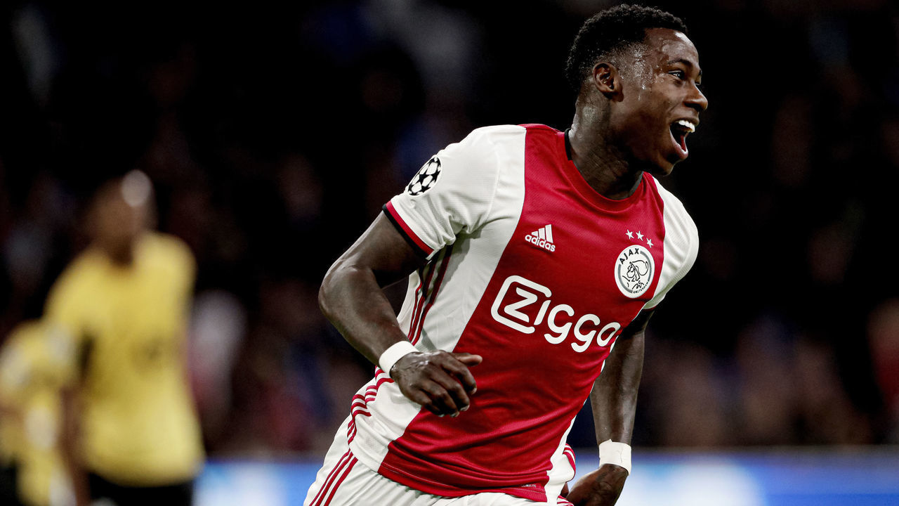 AMSTERDAM, NETHERLANDS - SEPTEMBER 17: Quincy Promes of Ajax celebrates 1-0 during the UEFA Champions League match between Ajax v Lille at the Johan Cruijff Arena on September 17, 2019 in Amsterdam Netherlands