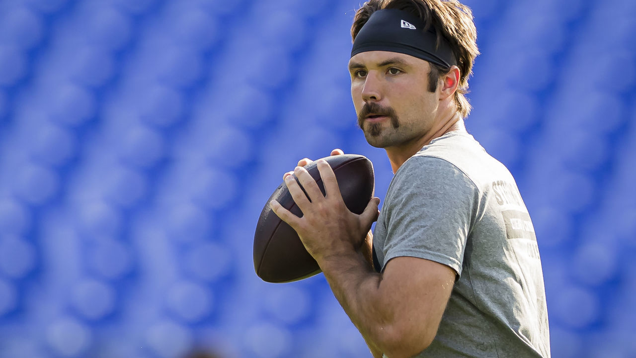 BALTIMORE, MD - AUGUST 08: Gardner Minshew #15 of the Jacksonville Jaguars throws before a preseason game against the Baltimore Ravens at M&T Bank Stadium on August 08, 2019 in Baltimore, Maryland.
