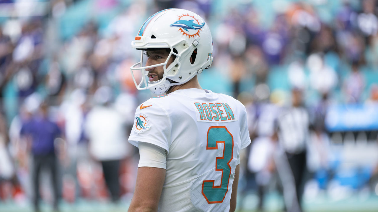 MIAMI GARDENS, FL - SEPTEMBER 08: Miami Dolphins quarterback Josh Rosen (3) on the field during the NFL game between the Baltimore Ravens and the Miami Dolphins at the Hard Rock Stadium in Miami Gardens, Florida on September 8, 2019.