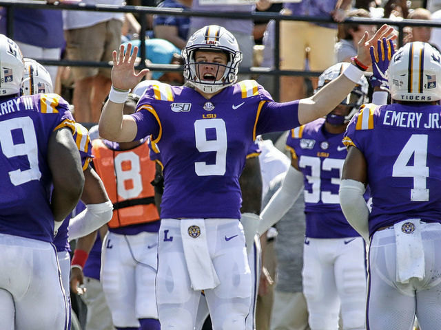 Burrow's 3 TDs lift LSU over Florida, 42-28