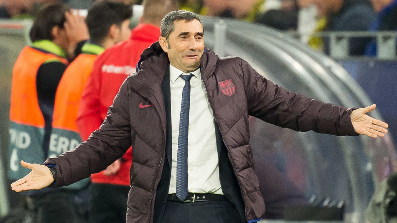 DORTMUND, GERMANY - SEPTEMBER 17: head coach Ernesto Valverde of FC Barcelona gestures during the UEFA Champions League group F match between Borussia Dortmund and FC Barcelona at Signal Iduna Park on September 17, 2019 in Dortmund, Germany.