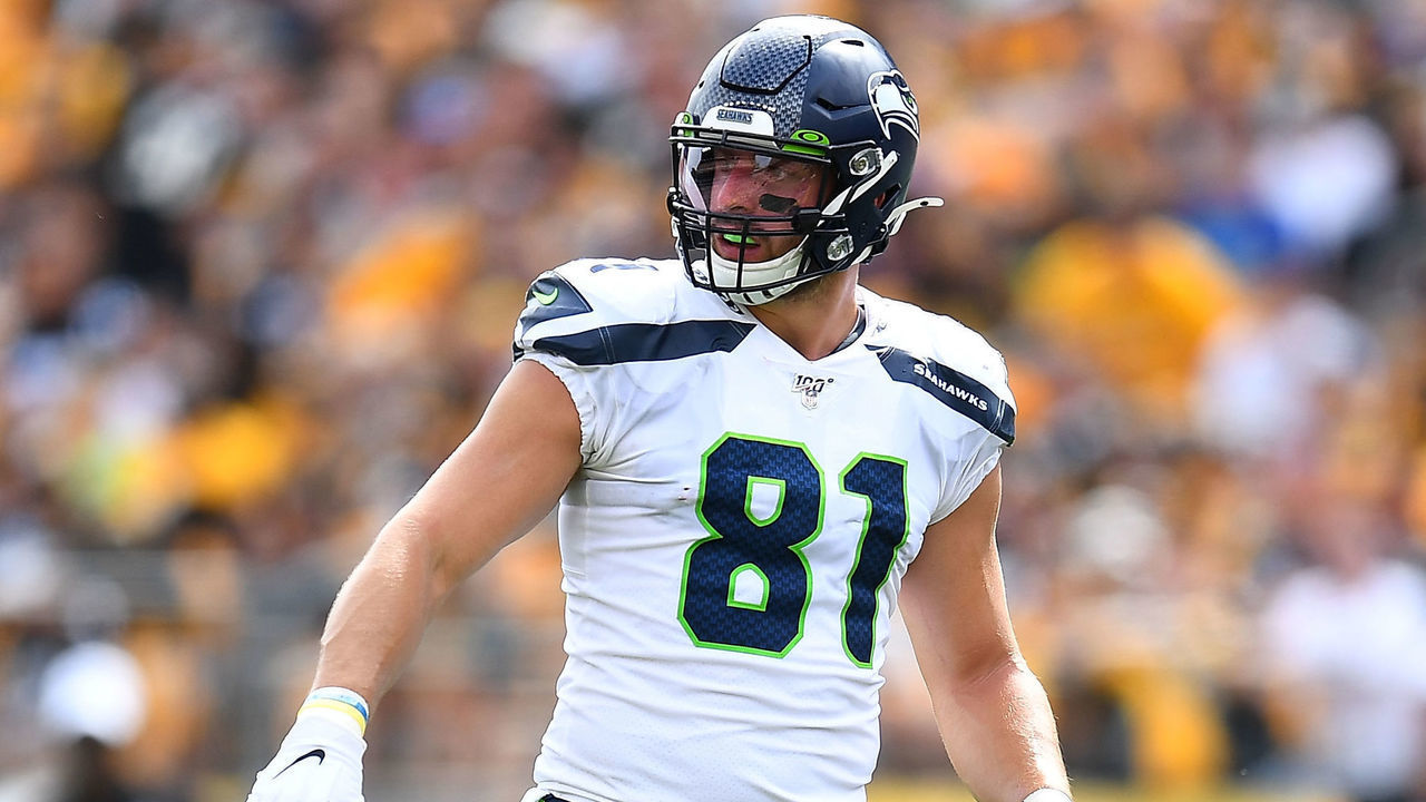 PITTSBURGH, PA - SEPTEMBER 15: Nick Vannett #81 of the Seattle Seahawks in action during the game against the Pittsburgh Steelers at Heinz Field on September 15, 2019 in Pittsburgh, Pennsylvania.
