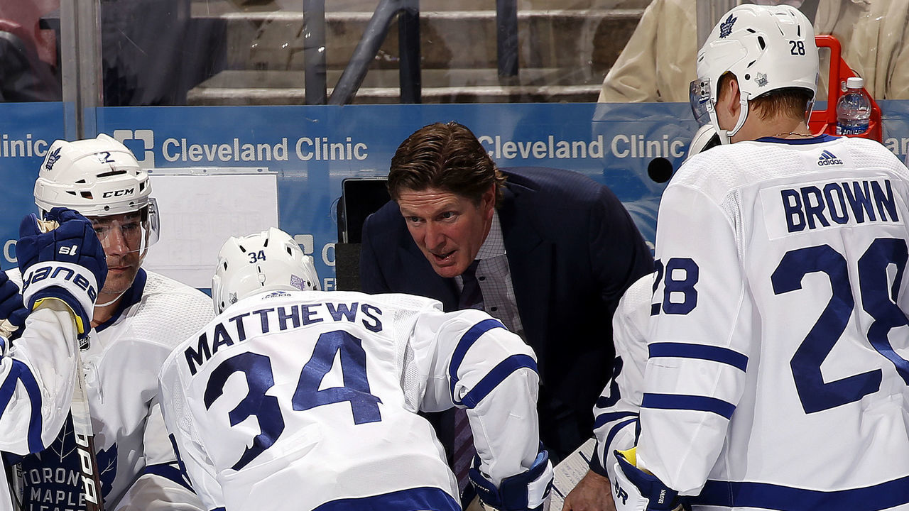 SUNRISE, FL - NOVEMBER 22: Toronto Maple Leafs Head Coach Mike Babcock chats with Auston Matthews #34 during a break in the action against the Florida Panthers at the BB&T Center on November 22, 2017 in Sunrise, Florida.